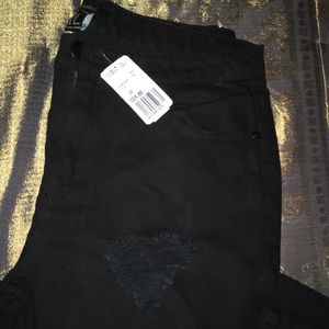 🆕Forever21 distressed black jeans. Sz28